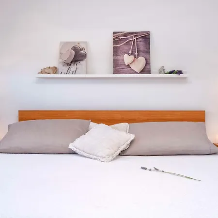 Anchor Apartment